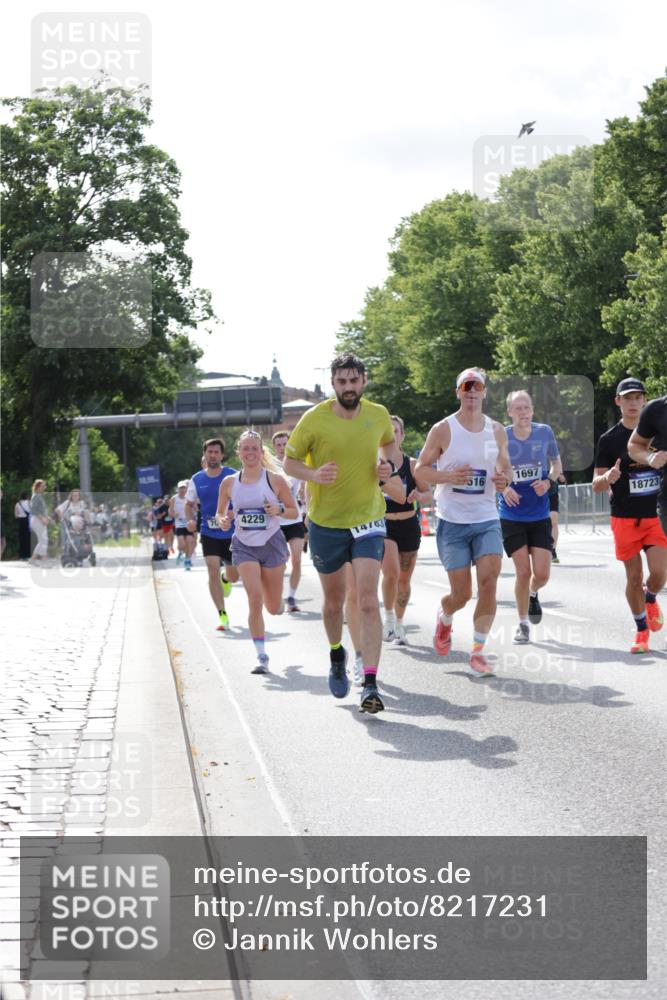 29.06.2025 - hella hamburg halbmarathon Jannik Wohlers http://msf.ph/oto/8217231 29.06.2025 09:50:05 Lombardsbrücke 1209, 1358, 1688, 1697, 1700, 1882, 2568, 2675, 2719, 2826, 4205, 4229, 4380, 4398, 4823, 5472, 5508, 5745, 5791, 5803, 6458, 6529, 6649, 7026, 8450, 8958, 9017, 9116, 9365, 10218, 10922, 11281, 11379, 11491, 11619, 12335, 13725, 14783, 14798, 14992, 15257, 15493, 16697, 16820, 16992, 17120, 17251, 17425, 17516, 17632, 18154, 18449, 18491, 18723, 19046, 19116 meine-sportfotos.de