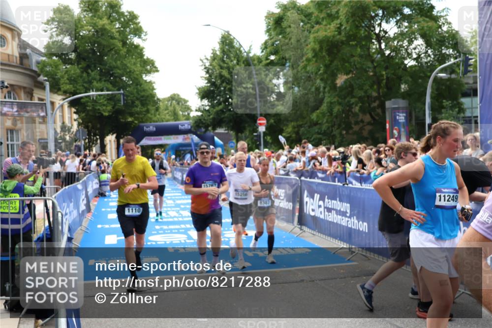 29.06.2025 - hella hamburg halbmarathon Zöllner http://msf.ph/oto/8217288 29.06.2025 11:24:20 Ziel 1110, 2140, 3464, 3466, 8387, 9988, 13810, 13829, 15266, 15767, 18685 meine-sportfotos.de