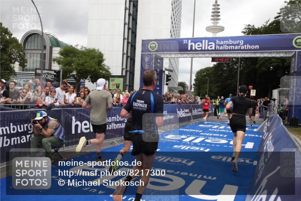 29.06.2025 - hella hamburg halbmarathon Michael Strokosch http://msf.ph/oto/8217300 29.06.2025 10:48:19 Ziel 1914, 7599, 8916, 9770, 11211, 11467, 12685, 14192, 14797, 14814, 15590, 15629, 15735, 15973, 15981, 18963, 19127 meine-sportfotos.de