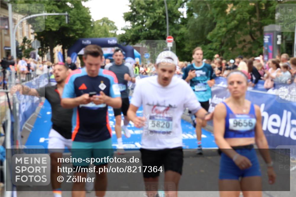 29.06.2025 - hella hamburg halbmarathon Zöllner http://msf.ph/oto/8217364 29.06.2025 10:51:35 Ziel 1335, 5008, 7943, 10691, 13403, 13792, 15871, 17131, 19007 meine-sportfotos.de