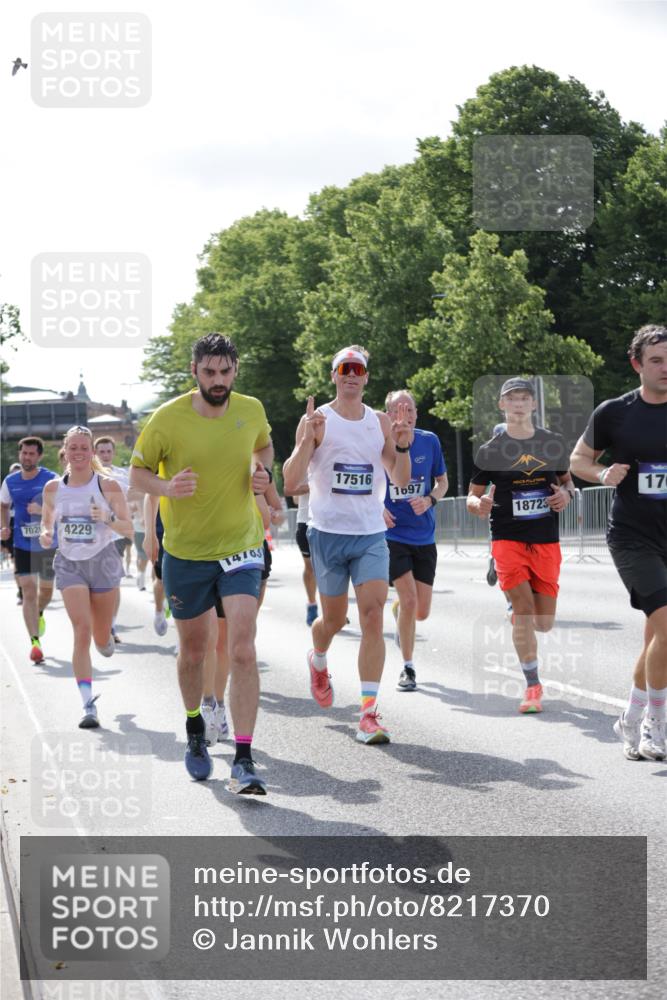 29.06.2025 - hella hamburg halbmarathon Jannik Wohlers http://msf.ph/oto/8217370 29.06.2025 09:50:06 Lombardsbrücke 1209, 1358, 1688, 1697, 1700, 1882, 2568, 2675, 2719, 2826, 4205, 4229, 4380, 4398, 4823, 5472, 5508, 5745, 5791, 5803, 6458, 6529, 6649, 7026, 8450, 8958, 9017, 9116, 9365, 10218, 10922, 11281, 11379, 11491, 11619, 12335, 13725, 14012, 14092, 14783, 14798, 14992, 15257, 15493, 16697, 16820, 16992, 17120, 17251, 17425, 17486, 17516, 17632, 18154, 18449, 18491, 18723, 19020, 19046, 19116 meine-sportfotos.de