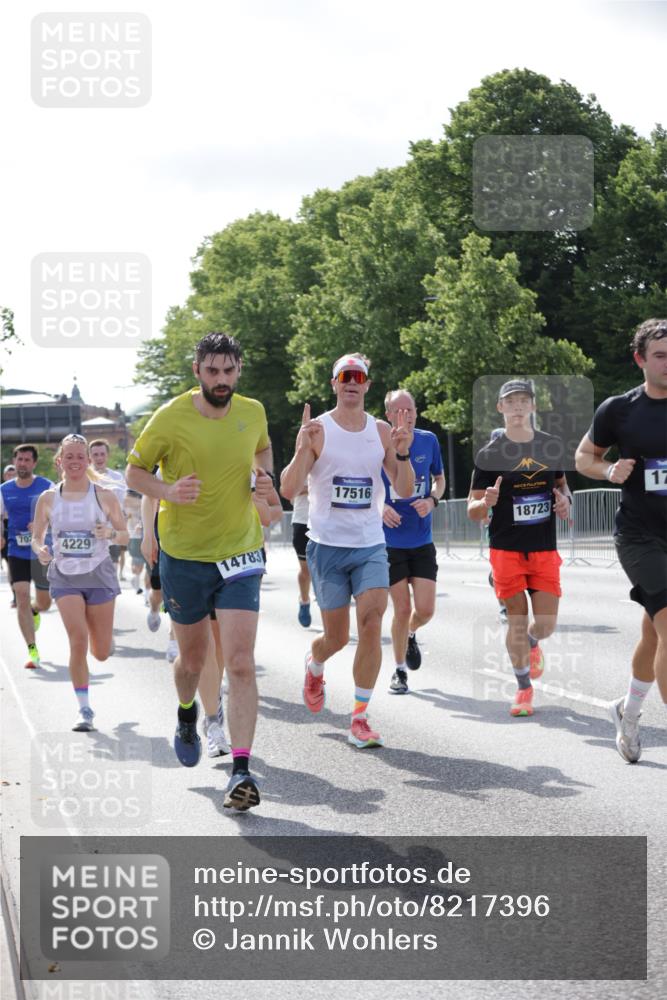 29.06.2025 - hella hamburg halbmarathon Jannik Wohlers http://msf.ph/oto/8217396 29.06.2025 09:50:06 Lombardsbrücke 1209, 1358, 1688, 1697, 1700, 1882, 2568, 2675, 2719, 2826, 4205, 4229, 4380, 4398, 4823, 5472, 5508, 5745, 5791, 5803, 6458, 6529, 6649, 7026, 8450, 8958, 9017, 9116, 9365, 10218, 10922, 11281, 11379, 11491, 11619, 12335, 13725, 14012, 14092, 14783, 14798, 14992, 15257, 15493, 16697, 16820, 16992, 17120, 17251, 17425, 17486, 17516, 17632, 18154, 18449, 18491, 18723, 19020, 19046, 19116 meine-sportfotos.de