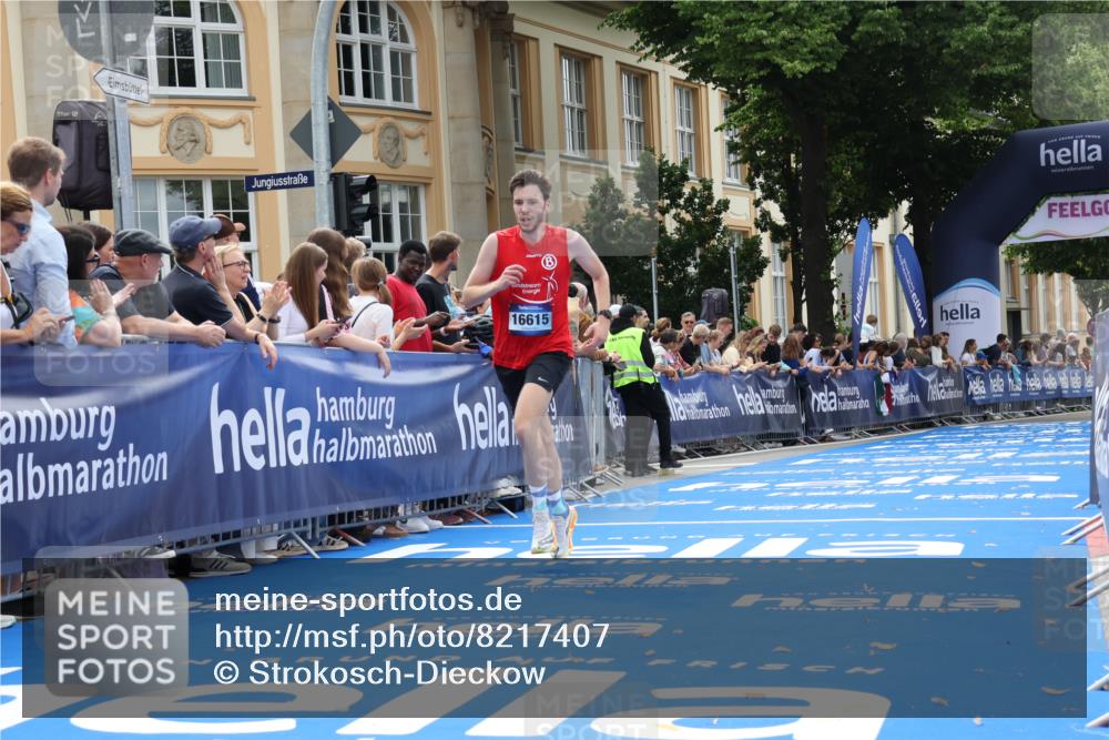 29.06.2025 - hella hamburg halbmarathon Strokosch-Dieckow http://msf.ph/oto/8217407 29.06.2025 10:26:08 Ziel 13779, 16615, 17003 meine-sportfotos.de