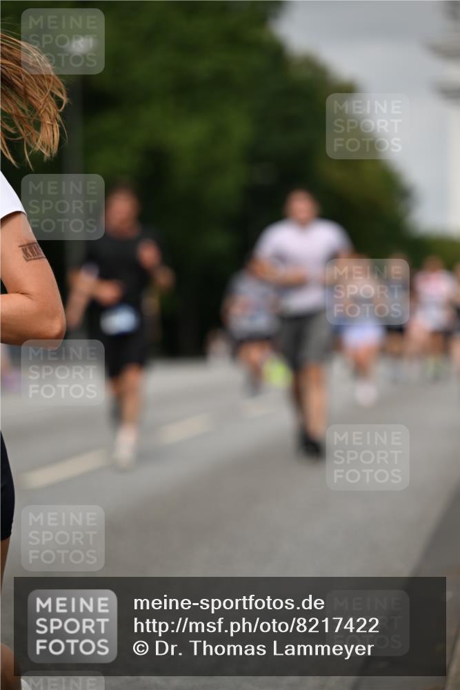 29.06.2025 - hella hamburg halbmarathon Dr. Thomas Lammeyer http://msf.ph/oto/8217422 29.06.2025 10:12:52 Kennedybrücke 1147, 1188, 2427, 2978, 3762, 4859, 5100, 5885, 6590, 6674, 7198, 7348, 7453, 9457, 9616, 9718, 9823, 9951, 9958, 9966, 10092, 10609, 10857 meine-sportfotos.de