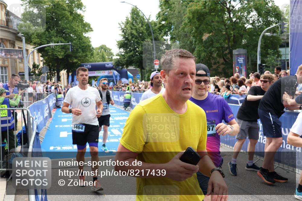 29.06.2025 - hella hamburg halbmarathon Zöllner http://msf.ph/oto/8217439 29.06.2025 11:24:22 Ziel 2140, 3466, 4834, 9988, 13810, 13829, 18685 meine-sportfotos.de