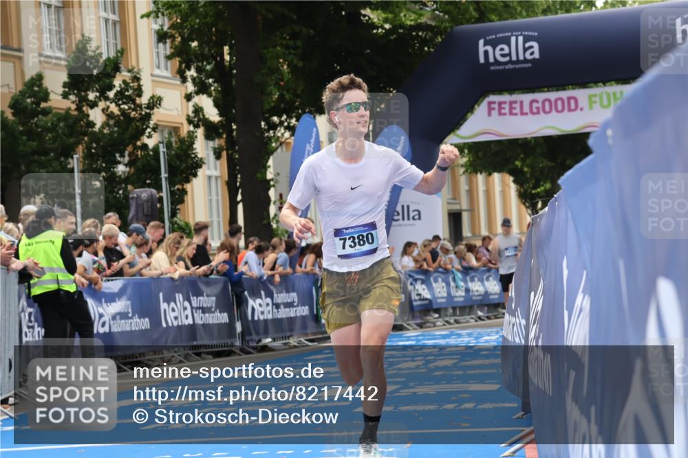 29.06.2025 - hella hamburg halbmarathon Strokosch-Dieckow http://msf.ph/oto/8217442 29.06.2025 10:26:24 Ziel 7380, 14728, 17040 meine-sportfotos.de