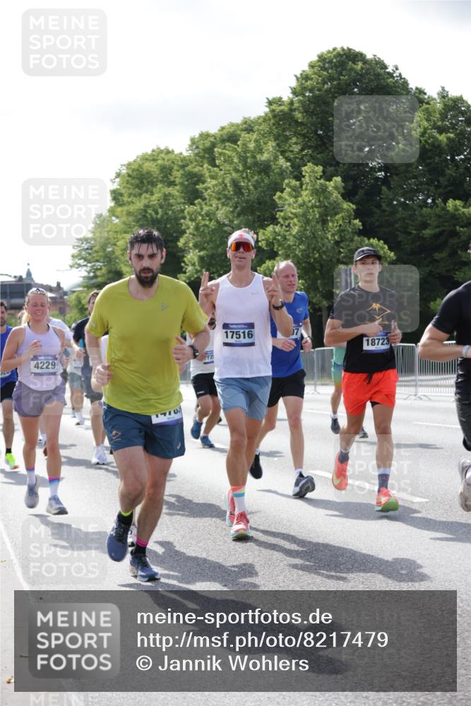 29.06.2025 - hella hamburg halbmarathon Jannik Wohlers http://msf.ph/oto/8217479 29.06.2025 09:50:06 Lombardsbrücke 1209, 1358, 1688, 1697, 1700, 1882, 2568, 2675, 2719, 2826, 4205, 4229, 4380, 4398, 4823, 5472, 5508, 5745, 5791, 5803, 6458, 6529, 6649, 7026, 8450, 8958, 9017, 9116, 9365, 10218, 10922, 11281, 11379, 11491, 11619, 12335, 13725, 14012, 14092, 14783, 14798, 14992, 15257, 15493, 16697, 16820, 16992, 17120, 17251, 17425, 17486, 17516, 17632, 18154, 18449, 18491, 18723, 19020, 19046, 19116 meine-sportfotos.de