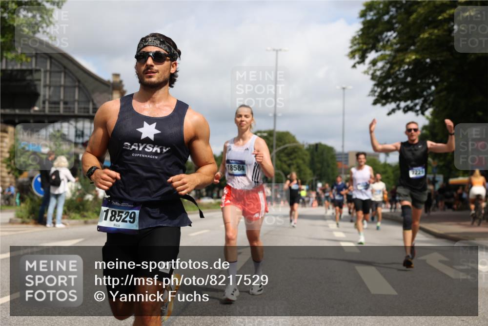 29.06.2025 - hella hamburg halbmarathon Yannick Fuchs http://msf.ph/oto/8217529 29.06.2025 10:32:56 20KM 1042, 1615, 1688, 1710, 2296, 2745, 2849, 3530, 4148, 5091, 6095, 7110, 7229, 8002, 8091, 8571, 9171, 11049, 11952, 12915, 13755, 14274, 14688, 14992, 16075, 17623, 18276, 18529, 18584, 18723, 18761 meine-sportfotos.de