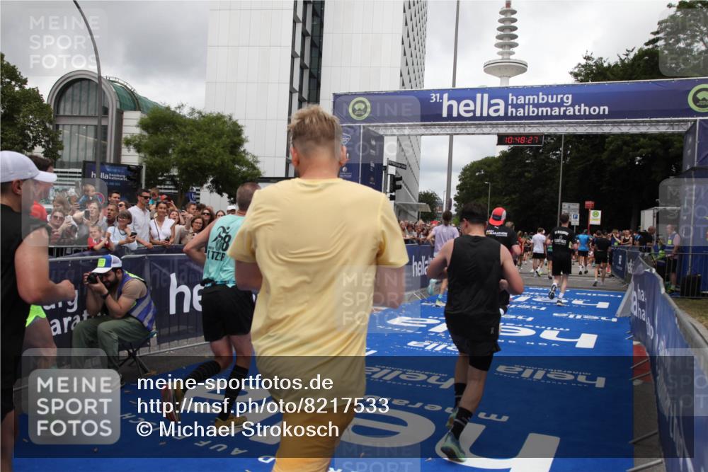 29.06.2025 - hella hamburg halbmarathon Michael Strokosch http://msf.ph/oto/8217533 29.06.2025 10:48:25 Ziel 1537, 3747, 5129, 5362, 5528, 6081, 6923, 7367, 8216, 9770, 11467, 12549, 14797, 15735, 17745, 17982, 18963 meine-sportfotos.de