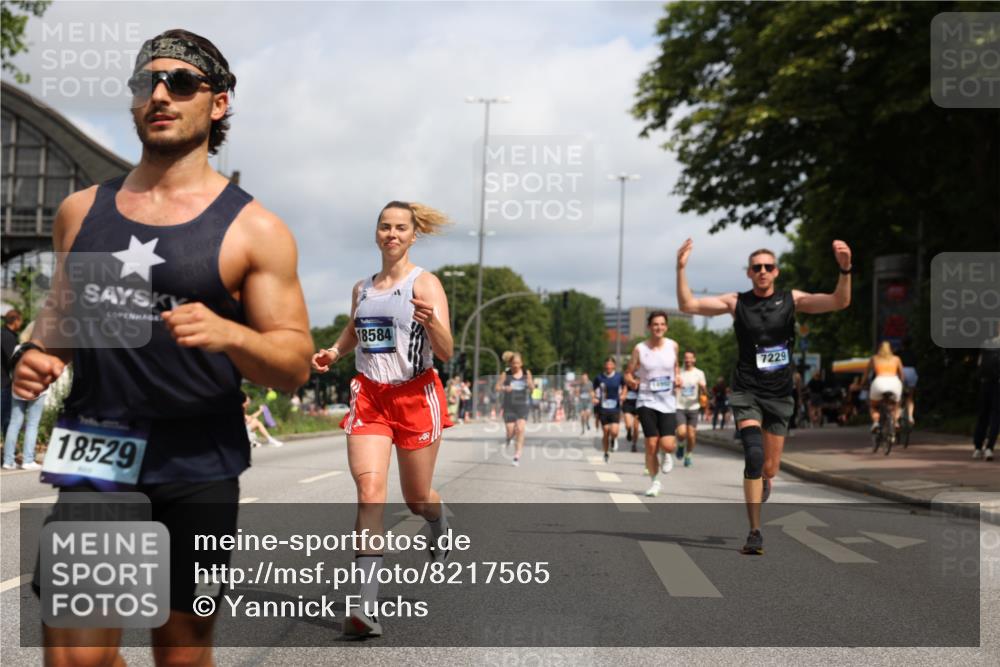 29.06.2025 - hella hamburg halbmarathon Yannick Fuchs http://msf.ph/oto/8217565 29.06.2025 10:32:56 20KM 1042, 1615, 1688, 1710, 2296, 2745, 2849, 3530, 4148, 5091, 6095, 7110, 7229, 8002, 8091, 8571, 9171, 11049, 11952, 12915, 13755, 14274, 14688, 14992, 16075, 17623, 18276, 18529, 18584, 18723, 18761 meine-sportfotos.de