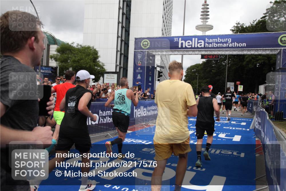29.06.2025 - hella hamburg halbmarathon Michael Strokosch http://msf.ph/oto/8217576 29.06.2025 10:48:26 Ziel 1537, 3747, 5129, 5362, 5528, 6081, 6923, 7367, 8216, 9262, 9770, 11467, 12549, 15735, 17745, 17982, 18790, 18923, 18963 meine-sportfotos.de