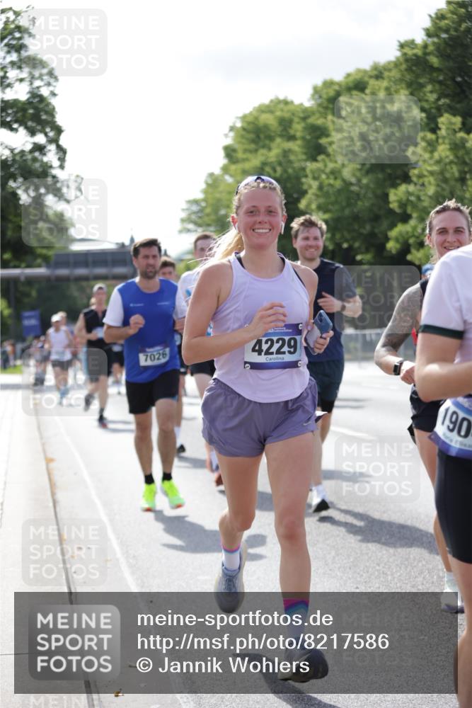 29.06.2025 - hella hamburg halbmarathon Jannik Wohlers http://msf.ph/oto/8217586 29.06.2025 09:50:08 Lombardsbrücke 1209, 1358, 1688, 1697, 1700, 1882, 2568, 2675, 2719, 2826, 4205, 4229, 4380, 4398, 5472, 5508, 5745, 5791, 5803, 6458, 6529, 6649, 7026, 8450, 8958, 9017, 9116, 9365, 10218, 10922, 11281, 11379, 11491, 11619, 12335, 13446, 13876, 14012, 14092, 14783, 14798, 14992, 15257, 15493, 15921, 16249, 16697, 16820, 16992, 17120, 17251, 17425, 17486, 17516, 17632, 18449, 18491, 18723, 18803, 19020, 19046, 19116 meine-sportfotos.de