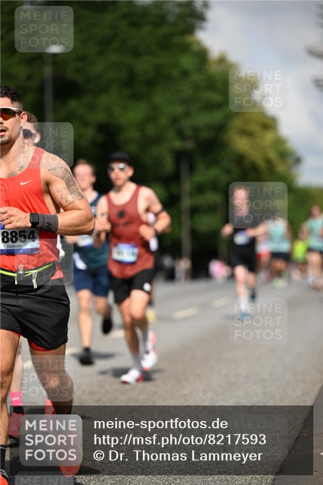 29.06.2025 - hella hamburg halbmarathon Dr. Thomas Lammeyer http://msf.ph/oto/8217593 29.06.2025 09:49:20 Kennedybrücke 1686, 1707, 1894, 2525, 4463, 4812, 5550, 6169, 6495, 6878, 7055, 7186, 7845, 7880, 7965, 8062, 8784, 9345, 10453, 10484, 11199 meine-sportfotos.de