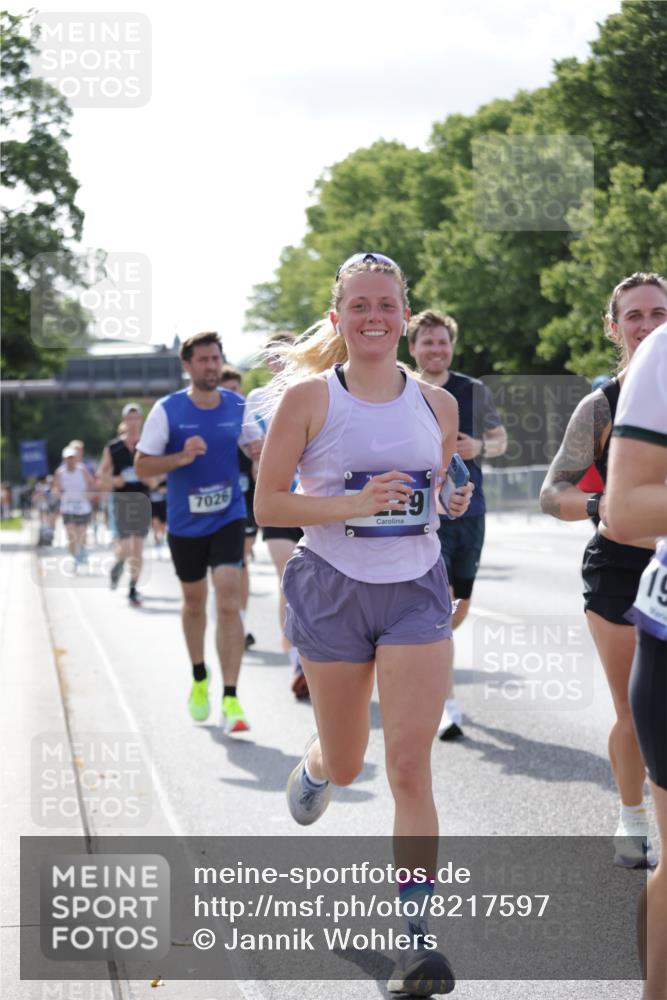 29.06.2025 - hella hamburg halbmarathon Jannik Wohlers http://msf.ph/oto/8217597 29.06.2025 09:50:08 Lombardsbrücke 1209, 1358, 1688, 1697, 1700, 1882, 2568, 2675, 2719, 2826, 4205, 4229, 4380, 4398, 5472, 5508, 5745, 5791, 5803, 6458, 6529, 6649, 7026, 8450, 8958, 9017, 9116, 9365, 10218, 10922, 11281, 11379, 11491, 11619, 12335, 13446, 13876, 14012, 14092, 14783, 14798, 14992, 15257, 15493, 15921, 16249, 16697, 16820, 16992, 17120, 17251, 17425, 17486, 17516, 17632, 18449, 18491, 18723, 18803, 19020, 19046, 19116 meine-sportfotos.de