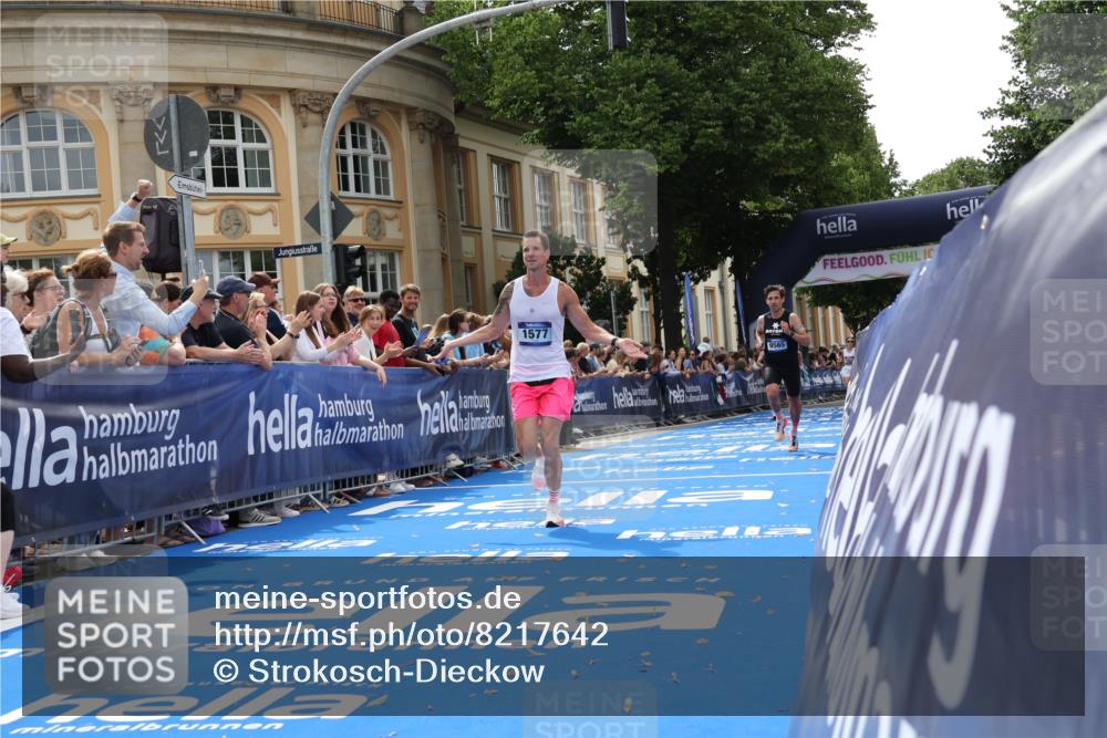 29.06.2025 - hella hamburg halbmarathon Strokosch-Dieckow http://msf.ph/oto/8217642 29.06.2025 10:26:38 Ziel 1065, 1577, 9565, 10848, 19076 meine-sportfotos.de
