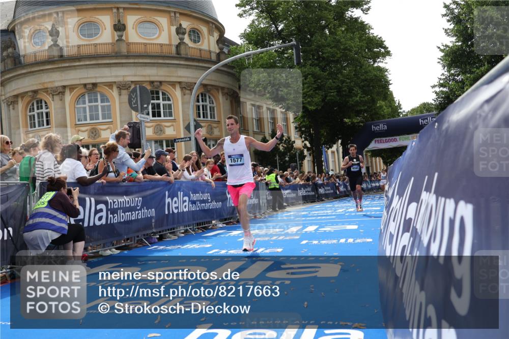 29.06.2025 - hella hamburg halbmarathon Strokosch-Dieckow http://msf.ph/oto/8217663 29.06.2025 10:26:38 Ziel 1065, 1577, 9565, 10848, 19076 meine-sportfotos.de