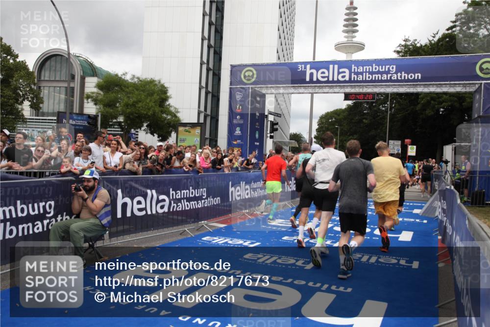 29.06.2025 - hella hamburg halbmarathon Michael Strokosch http://msf.ph/oto/8217673 29.06.2025 10:48:27 Ziel 1537, 3747, 5129, 5362, 5528, 6081, 6923, 7367, 8216, 9262, 9770, 11467, 12549, 12840, 15735, 17745, 17855, 17982, 18790, 18923 meine-sportfotos.de