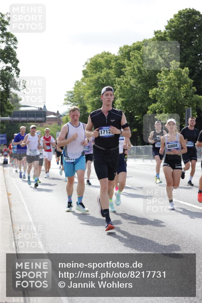 29.06.2025 - hella hamburg halbmarathon Jannik Wohlers http://msf.ph/oto/8217731 29.06.2025 09:50:12 Lombardsbrücke 1209, 1358, 1688, 1697, 1700, 1882, 2675, 2719, 2826, 3626, 4205, 4229, 4380, 5472, 5508, 5745, 6080, 6458, 6529, 6649, 7026, 8958, 9116, 9365, 10064, 10218, 10783, 10922, 11281, 11305, 11379, 11491, 11619, 13446, 13876, 14012, 14092, 14272, 14783, 14798, 15493, 15623, 15888, 15921, 16249, 16301, 16697, 16820, 16992, 17120, 17251, 17486, 17516, 17632, 17726, 18449, 18491, 18723, 18803, 19020, 19046, 19116 meine-sportfotos.de