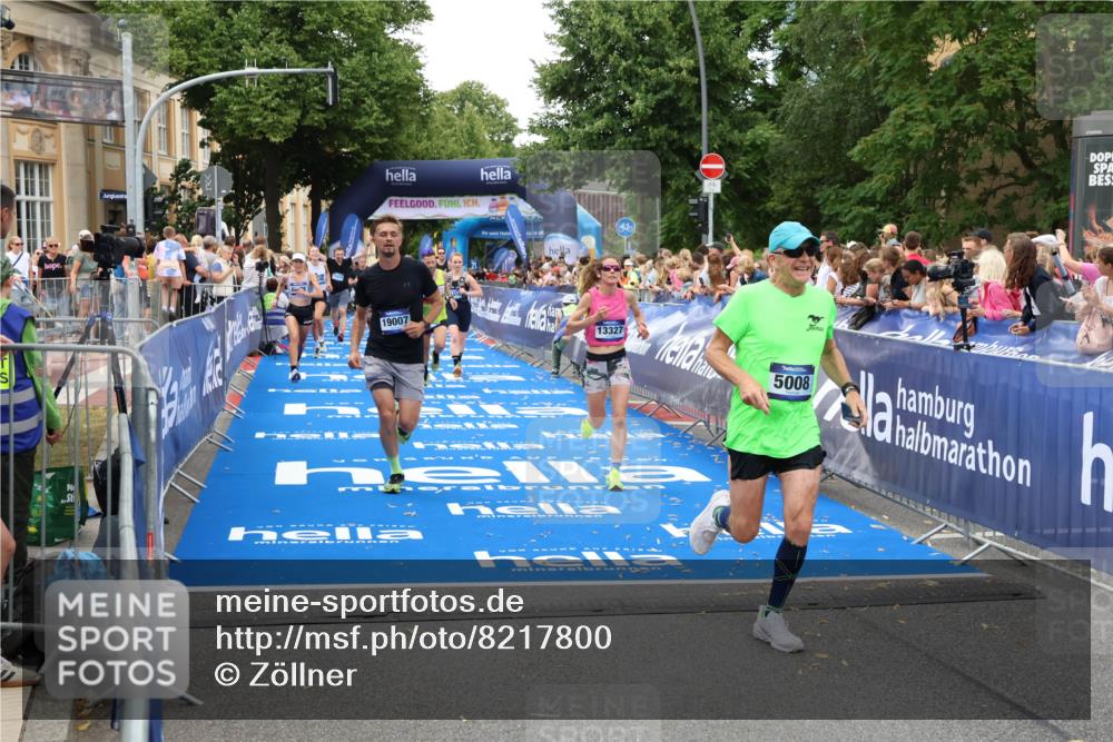 29.06.2025 - hella hamburg halbmarathon Zöllner http://msf.ph/oto/8217800 29.06.2025 10:51:44 Ziel 5008, 6286, 13327, 14012, 14458, 15496, 15831, 15899, 19007, 19020 meine-sportfotos.de