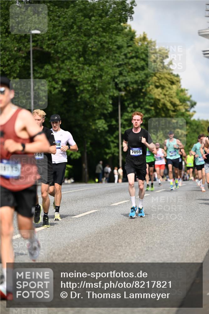 29.06.2025 - hella hamburg halbmarathon Dr. Thomas Lammeyer http://msf.ph/oto/8217821 29.06.2025 09:49:21 Kennedybrücke 1894, 2525, 3843, 4463, 4812, 5550, 6169, 6495, 6878, 7055, 7186, 7845, 8062, 8784, 9345, 10453, 10484, 11199 meine-sportfotos.de