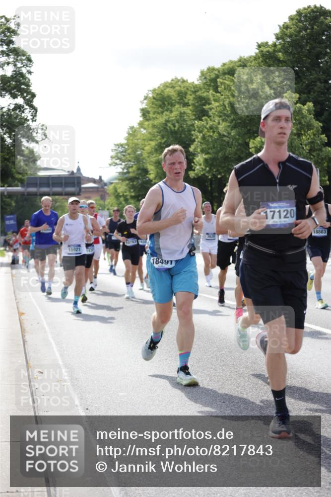 29.06.2025 - hella hamburg halbmarathon Jannik Wohlers http://msf.ph/oto/8217843 29.06.2025 09:50:12 Lombardsbrücke 1209, 1358, 1688, 1697, 1700, 1882, 2675, 2719, 2826, 3626, 4205, 4229, 4380, 5472, 5508, 5745, 6080, 6458, 6529, 6649, 7026, 8958, 9116, 9365, 10064, 10218, 10783, 10922, 11281, 11305, 11379, 11491, 11619, 13446, 13876, 14012, 14092, 14272, 14783, 14798, 15493, 15623, 15888, 15921, 16249, 16301, 16697, 16820, 16992, 17120, 17251, 17486, 17516, 17632, 17726, 18449, 18491, 18723, 18803, 19020, 19046, 19116 meine-sportfotos.de