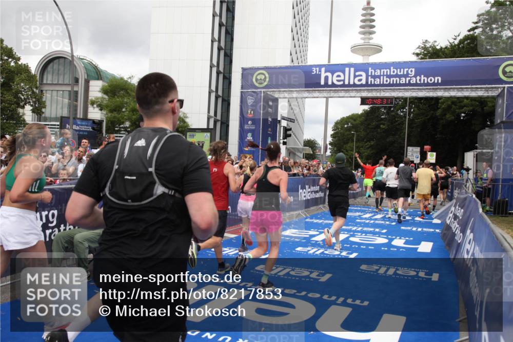 29.06.2025 - hella hamburg halbmarathon Michael Strokosch http://msf.ph/oto/8217853 29.06.2025 10:48:29 Ziel 1537, 3747, 5129, 5362, 5528, 6081, 6923, 7367, 8216, 9262, 11451, 12549, 12840, 13962, 14990, 17745, 17855, 17982, 18790, 18923 meine-sportfotos.de
