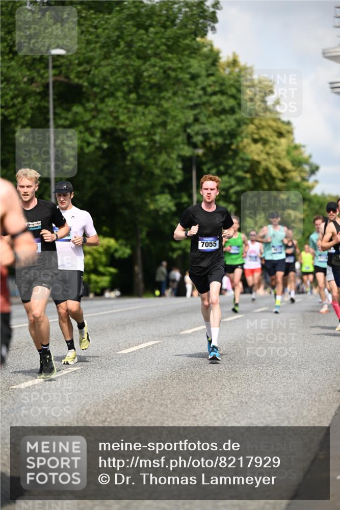 29.06.2025 - hella hamburg halbmarathon Dr. Thomas Lammeyer http://msf.ph/oto/8217929 29.06.2025 09:49:22 Kennedybrücke 1894, 2525, 3843, 4463, 4812, 5042, 5550, 6169, 6495, 6878, 7055, 7186, 7845, 8062, 8784, 9345, 10453, 10484, 11199 meine-sportfotos.de
