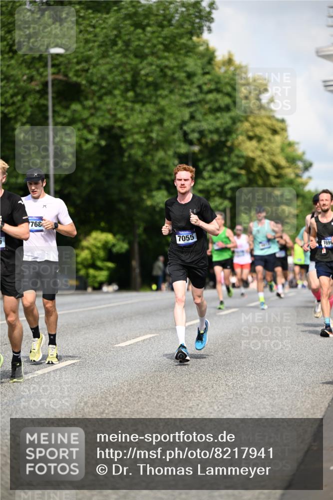29.06.2025 - hella hamburg halbmarathon Dr. Thomas Lammeyer http://msf.ph/oto/8217941 29.06.2025 09:49:22 Kennedybrücke 1894, 2525, 3843, 4463, 4812, 5042, 5550, 6169, 6495, 6878, 7055, 7186, 7845, 8062, 8784, 9345, 10453, 10484, 11199 meine-sportfotos.de