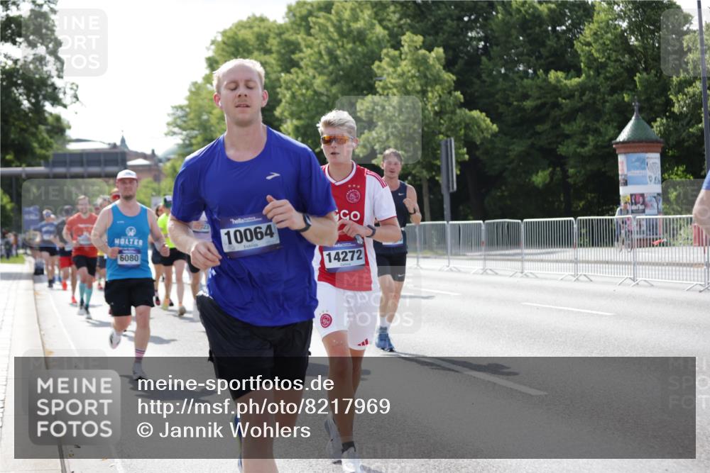29.06.2025 - hella hamburg halbmarathon Jannik Wohlers http://msf.ph/oto/8217969 29.06.2025 09:50:17 Lombardsbrücke 1209, 1358, 1697, 1700, 1882, 2675, 2719, 3626, 4205, 4229, 4380, 4893, 5472, 5508, 5745, 5752, 5916, 6080, 6458, 6529, 6686, 6687, 7026, 8958, 9116, 10064, 10783, 10922, 11281, 11284, 11305, 11379, 11491, 11731, 13446, 13876, 14012, 14092, 14272, 14555, 14783, 14798, 15297, 15421, 15623, 15888, 15921, 16249, 16301, 16599, 16820, 16992, 17120, 17251, 17486, 17516, 17623, 17726, 18449, 18491, 18723, 18803, 19020, 19046 meine-sportfotos.de