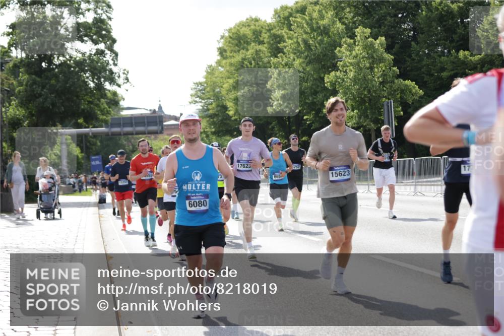 29.06.2025 - hella hamburg halbmarathon Jannik Wohlers http://msf.ph/oto/8218019 29.06.2025 09:50:18 Lombardsbrücke 1209, 1358, 1697, 1700, 1882, 2546, 2675, 2719, 3626, 4205, 4229, 4380, 4893, 5472, 5506, 5508, 5745, 5752, 5916, 6080, 6529, 6686, 6687, 7026, 8958, 10064, 10783, 10922, 11281, 11284, 11305, 11491, 11731, 13446, 13876, 13897, 14012, 14092, 14272, 14555, 14783, 14798, 15297, 15372, 15421, 15623, 15888, 15921, 16249, 16301, 16599, 16820, 17120, 17251, 17486, 17516, 17623, 17726, 18449, 18491, 18723, 18803, 19020, 19046 meine-sportfotos.de
