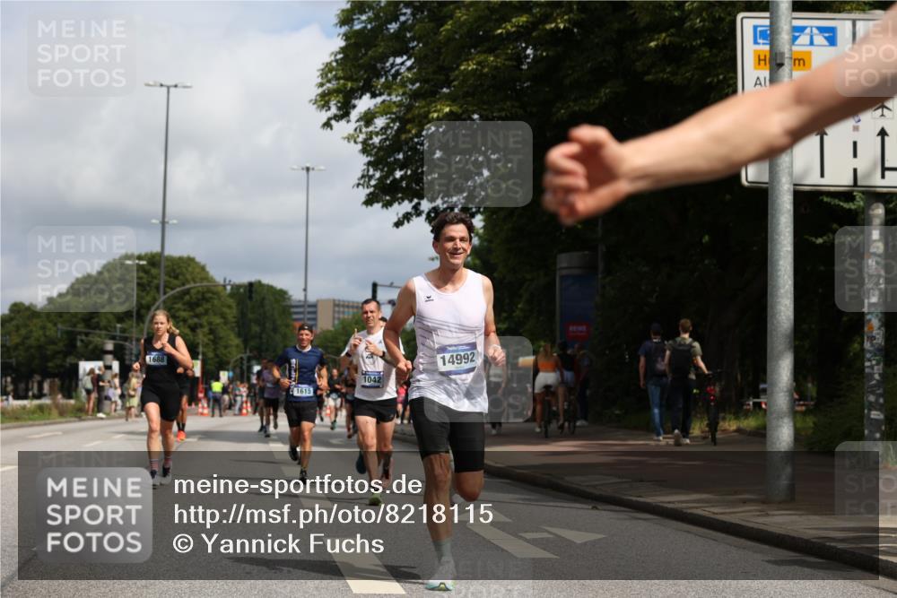 29.06.2025 - hella hamburg halbmarathon Yannick Fuchs http://msf.ph/oto/8218115 29.06.2025 10:32:58 20KM 1042, 1615, 1688, 1710, 2262, 2296, 2745, 2849, 3530, 4148, 5091, 5248, 6095, 7110, 7229, 8002, 8091, 9171, 11049, 11379, 11952, 12915, 13755, 14688, 14992, 16075, 17623, 18276, 18529, 18584, 18761 meine-sportfotos.de