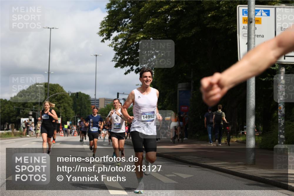 29.06.2025 - hella hamburg halbmarathon Yannick Fuchs http://msf.ph/oto/8218127 29.06.2025 10:32:58 20KM 1042, 1615, 1688, 1710, 2262, 2296, 2745, 2849, 3530, 4148, 5091, 5248, 6095, 7110, 7229, 8002, 8091, 9171, 11049, 11379, 11952, 12915, 13755, 14688, 14992, 16075, 17623, 18276, 18529, 18584, 18761 meine-sportfotos.de