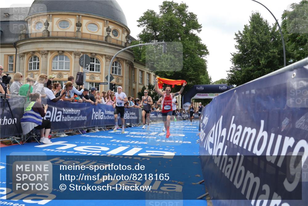 29.06.2025 - hella hamburg halbmarathon Strokosch-Dieckow http://msf.ph/oto/8218165 29.06.2025 10:27:00 Ziel 9079, 12641, 12992, 13780, 13956, 14828, 15023, 15671, 19050 meine-sportfotos.de