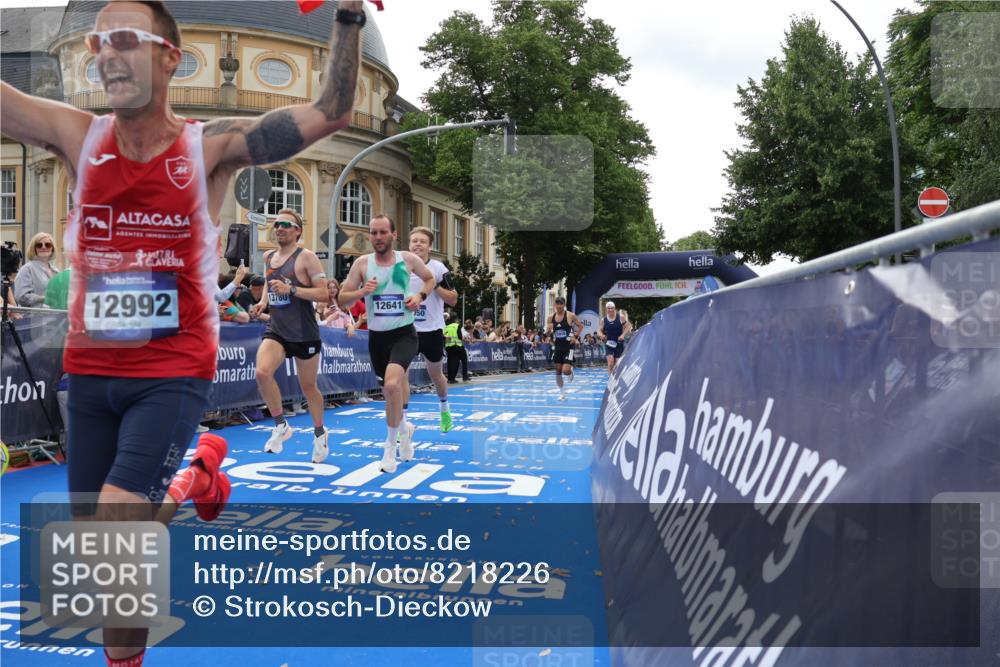 29.06.2025 - hella hamburg halbmarathon Strokosch-Dieckow http://msf.ph/oto/8218226 29.06.2025 10:27:01 Ziel 9079, 12641, 12992, 13780, 13956, 14828, 15023, 15671, 19050 meine-sportfotos.de