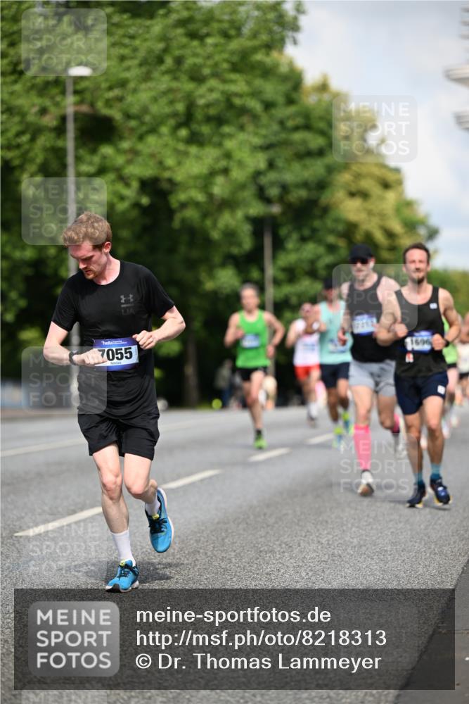 29.06.2025 - hella hamburg halbmarathon Dr. Thomas Lammeyer http://msf.ph/oto/8218313 29.06.2025 09:49:24 Kennedybrücke 1894, 2525, 3809, 3843, 3955, 4463, 4812, 5042, 5550, 6169, 6495, 7055, 7186, 7845, 8062, 8784, 8956, 9345, 10453, 10484, 10929, 11199 meine-sportfotos.de