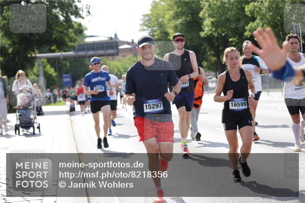 29.06.2025 - hella hamburg halbmarathon Jannik Wohlers http://msf.ph/oto/8218356 29.06.2025 09:50:22 Lombardsbrücke 1209, 1697, 2546, 3056, 3626, 4205, 4380, 4893, 5026, 5472, 5506, 5508, 5752, 5916, 6080, 6686, 6687, 7026, 7110, 8574, 8958, 10064, 10783, 10922, 11281, 11284, 11305, 11731, 13446, 13876, 13897, 14012, 14092, 14272, 14555, 14924, 15297, 15372, 15421, 15556, 15623, 15888, 15921, 16249, 16301, 16599, 16689, 17120, 17251, 17486, 17623, 17726, 18442, 18449, 18491, 18559, 18803, 19020 meine-sportfotos.de