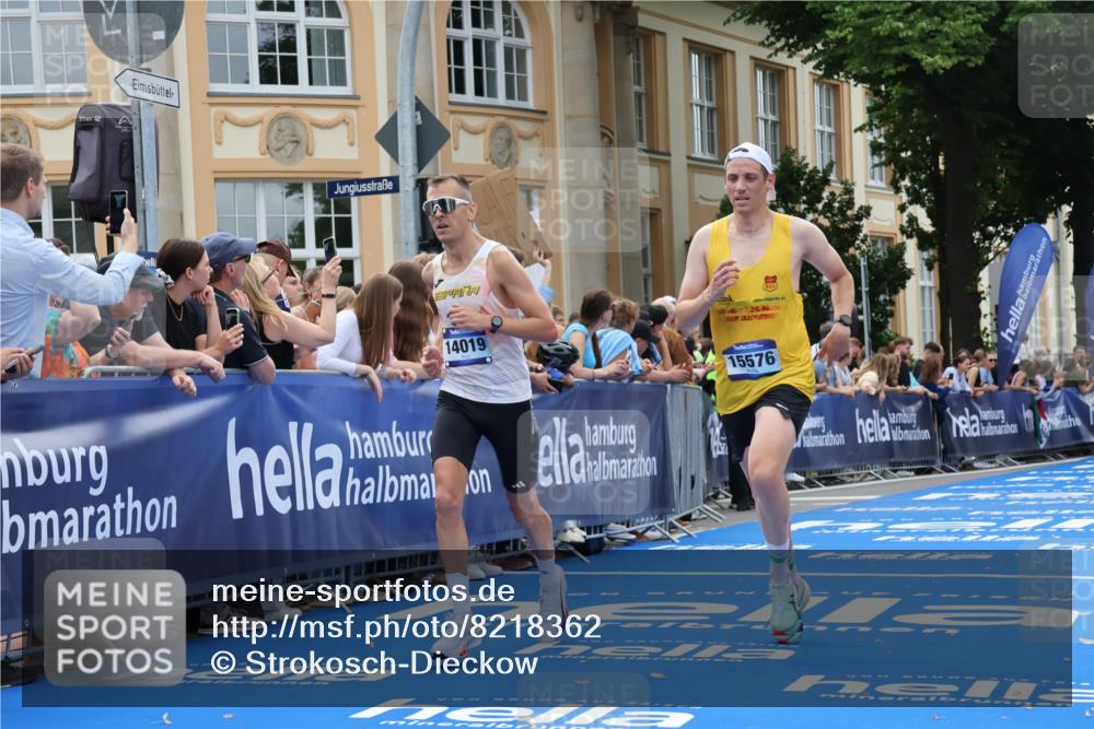 29.06.2025 - hella hamburg halbmarathon Strokosch-Dieckow http://msf.ph/oto/8218362 29.06.2025 10:27:26 Ziel 4678, 9804, 12341, 13941, 14019, 15136, 15576, 18567, 19114 meine-sportfotos.de