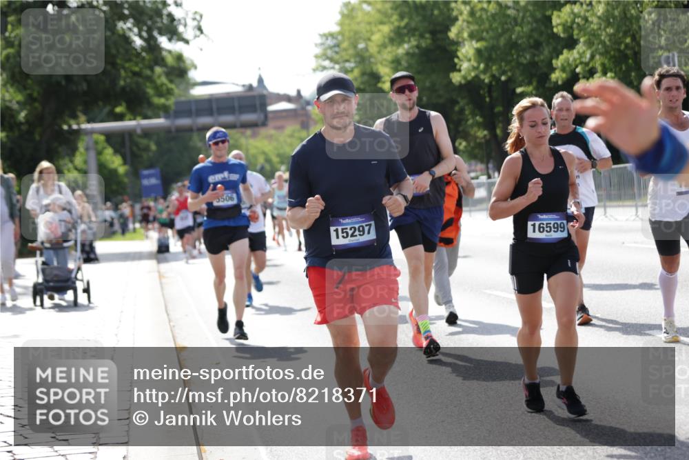 29.06.2025 - hella hamburg halbmarathon Jannik Wohlers http://msf.ph/oto/8218371 29.06.2025 09:50:22 Lombardsbrücke 1209, 1697, 2546, 3056, 3626, 4205, 4380, 4893, 5026, 5472, 5506, 5508, 5752, 5916, 6080, 6686, 6687, 7026, 7110, 8574, 8958, 10064, 10783, 10922, 11281, 11284, 11305, 11731, 13446, 13876, 13897, 14012, 14092, 14272, 14555, 14924, 15297, 15372, 15421, 15556, 15623, 15888, 15921, 16249, 16301, 16599, 16689, 17120, 17251, 17486, 17623, 17726, 18442, 18449, 18491, 18559, 18803, 19020 meine-sportfotos.de