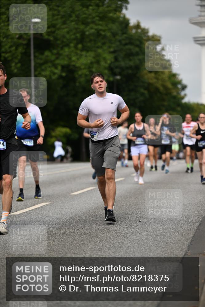 29.06.2025 - hella hamburg halbmarathon Dr. Thomas Lammeyer http://msf.ph/oto/8218375 29.06.2025 10:12:54 Kennedybrücke 1147, 1188, 2427, 2978, 3762, 4859, 5885, 6590, 6674, 7198, 7348, 7453, 9457, 9718, 9823, 9951, 9958, 9966, 10035, 10092, 10194, 10609, 10857 meine-sportfotos.de