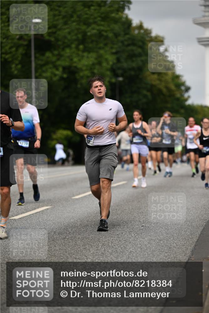 29.06.2025 - hella hamburg halbmarathon Dr. Thomas Lammeyer http://msf.ph/oto/8218384 29.06.2025 10:12:54 Kennedybrücke 1147, 1188, 2427, 2978, 3762, 4859, 5885, 6590, 6674, 7198, 7348, 7453, 9457, 9718, 9823, 9951, 9958, 9966, 10035, 10092, 10194, 10609, 10857 meine-sportfotos.de