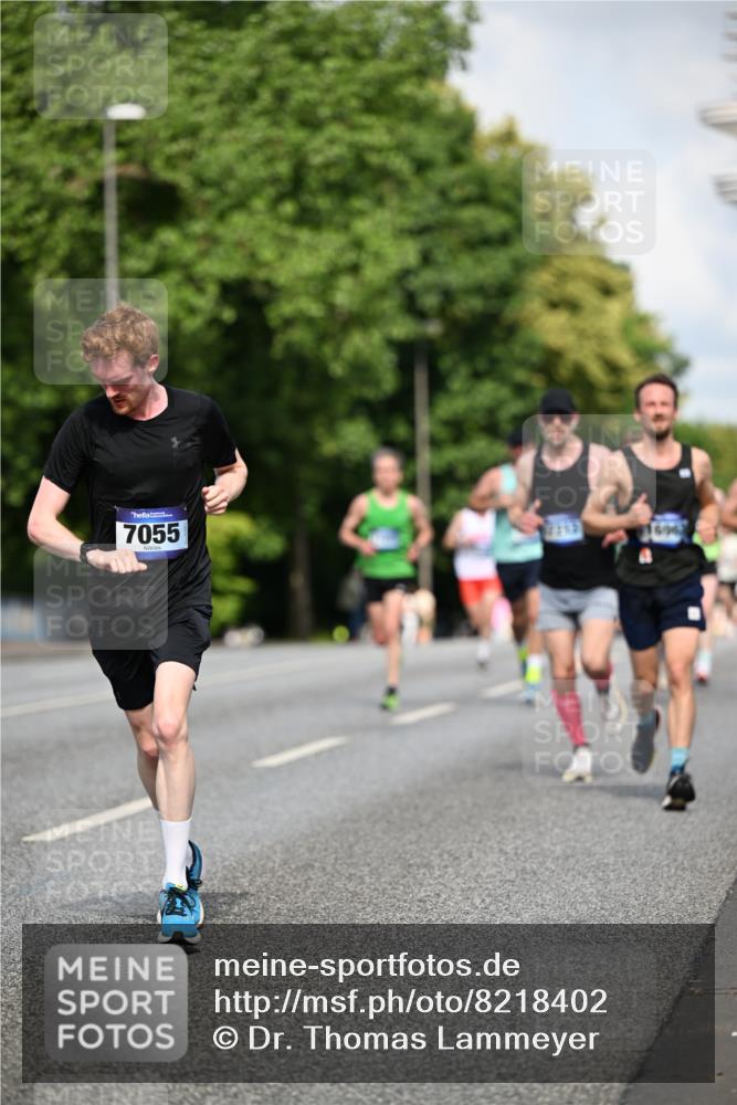 29.06.2025 - hella hamburg halbmarathon Dr. Thomas Lammeyer http://msf.ph/oto/8218402 29.06.2025 09:49:24 Kennedybrücke 1894, 2525, 3809, 3843, 3955, 4463, 4812, 5042, 5550, 6169, 6495, 7055, 7186, 7845, 8062, 8784, 8956, 9345, 10453, 10484, 10929, 11199 meine-sportfotos.de