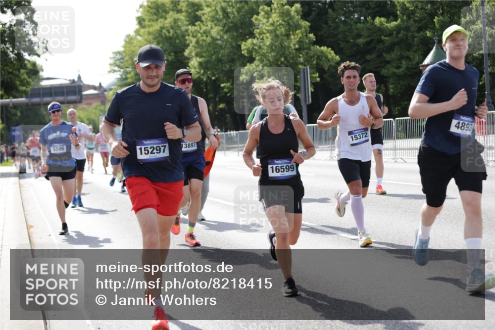 29.06.2025 - hella hamburg halbmarathon Jannik Wohlers http://msf.ph/oto/8218415 29.06.2025 09:50:23 Lombardsbrücke 1209, 1441, 2546, 3056, 3626, 4205, 4893, 5026, 5472, 5506, 5508, 5752, 5916, 6080, 6686, 6687, 7026, 7110, 8574, 8958, 10064, 10783, 10922, 11281, 11284, 11305, 11731, 13446, 13876, 13897, 14012, 14092, 14272, 14555, 14924, 15297, 15372, 15421, 15556, 15623, 15888, 15921, 16249, 16301, 16599, 16689, 17120, 17251, 17486, 17623, 17726, 18045, 18442, 18449, 18491, 18559, 18803, 19020 meine-sportfotos.de