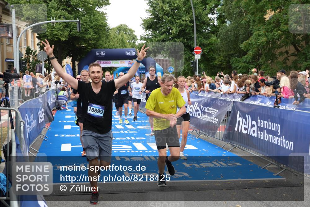 29.06.2025 - hella hamburg halbmarathon Zöllner http://msf.ph/oto/8218425 29.06.2025 10:51:50 Ziel 2396, 6286, 7224, 8710, 8819, 9793, 9959, 12224, 15427, 15727, 15831, 15899, 16907, 17682, 19053, 19137 meine-sportfotos.de