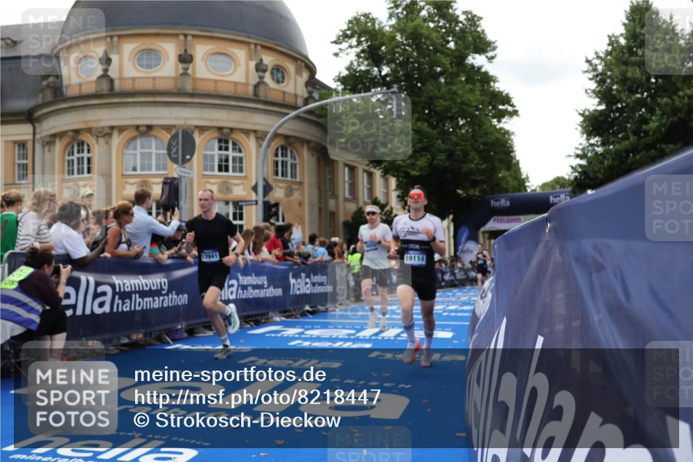 29.06.2025 - hella hamburg halbmarathon Strokosch-Dieckow http://msf.ph/oto/8218447 29.06.2025 10:27:32 Ziel 2203, 4678, 7651, 8731, 9804, 10655, 12341, 13941, 17354, 18567, 18832, 19114 meine-sportfotos.de