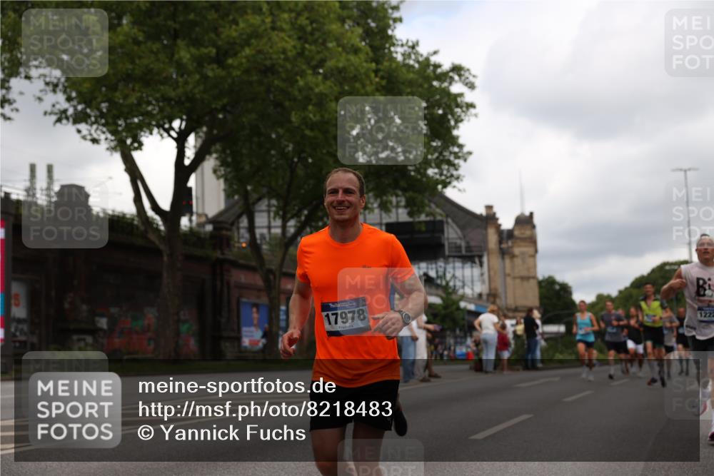 29.06.2025 - hella hamburg halbmarathon Yannick Fuchs http://msf.ph/oto/8218483 29.06.2025 10:45:55 20KM 2287, 2364, 2396, 2397, 2595, 2670, 2818, 4140, 4814, 5008, 5102, 6286, 6657, 6776, 7409, 7724, 7786, 8371, 8413, 8710, 8856, 9074, 9082, 9656, 9869, 11551, 11791, 12224, 12367, 12580, 13015, 13047, 13051, 13726, 13792, 14122, 14561, 14865, 14994, 15356, 15643, 15727, 15829, 15831, 16003, 16179, 16591, 17033, 17682, 17815, 17962, 17978, 17997, 18019, 18475, 18869, 18982 meine-sportfotos.de
