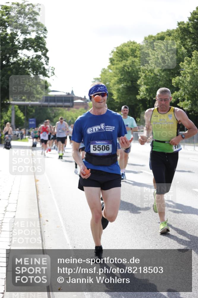 29.06.2025 - hella hamburg halbmarathon Jannik Wohlers http://msf.ph/oto/8218503 29.06.2025 09:50:25 Lombardsbrücke 1441, 2546, 3056, 3626, 3947, 4893, 5026, 5506, 5508, 5752, 5916, 6080, 6429, 6639, 6686, 6687, 7110, 8091, 8574, 8958, 10064, 10783, 10922, 11281, 11284, 11305, 11731, 13446, 13876, 13897, 14012, 14092, 14272, 14274, 14484, 14555, 14924, 15297, 15372, 15421, 15556, 15623, 15888, 15921, 16249, 16301, 16599, 16689, 17120, 17486, 17623, 17726, 18045, 18192, 18442, 18491, 18559, 18803, 19020 meine-sportfotos.de