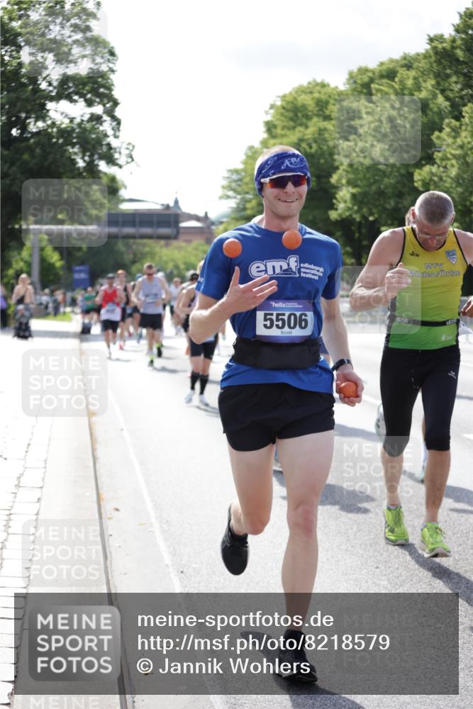 29.06.2025 - hella hamburg halbmarathon Jannik Wohlers http://msf.ph/oto/8218579 29.06.2025 09:50:25 Lombardsbrücke 1441, 2546, 3056, 3626, 3947, 4893, 5026, 5506, 5508, 5752, 5916, 6080, 6429, 6639, 6686, 6687, 7110, 8091, 8574, 8958, 10064, 10783, 10922, 11281, 11284, 11305, 11731, 13446, 13876, 13897, 14012, 14092, 14272, 14274, 14484, 14555, 14924, 15297, 15372, 15421, 15556, 15623, 15888, 15921, 16249, 16301, 16599, 16689, 17120, 17486, 17623, 17726, 18045, 18192, 18442, 18491, 18559, 18803, 19020 meine-sportfotos.de