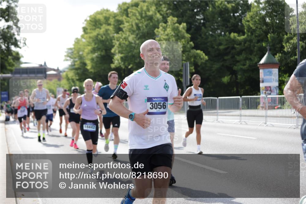 29.06.2025 - hella hamburg halbmarathon Jannik Wohlers http://msf.ph/oto/8218690 29.06.2025 09:50:27 Lombardsbrücke 1441, 1677, 2546, 3056, 3626, 3947, 4893, 5026, 5506, 5752, 5916, 6080, 6429, 6639, 6686, 6687, 7110, 7635, 8091, 8574, 9380, 10064, 10783, 11284, 11305, 11731, 13446, 13876, 13897, 14012, 14092, 14272, 14274, 14484, 14555, 14924, 15297, 15372, 15421, 15556, 15623, 15866, 15873, 15888, 15921, 16249, 16301, 16599, 16689, 17245, 17486, 17623, 17726, 18045, 18055, 18192, 18442, 18559, 18803, 19020 meine-sportfotos.de