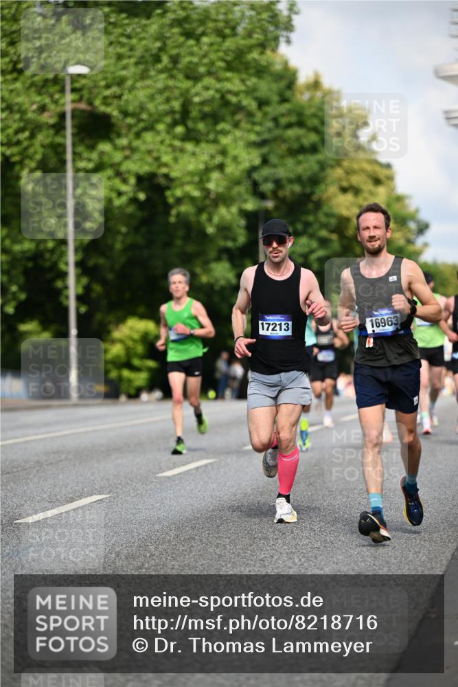 29.06.2025 - hella hamburg halbmarathon Dr. Thomas Lammeyer http://msf.ph/oto/8218716 29.06.2025 09:49:25 Kennedybrücke 1894, 2525, 3809, 3843, 3955, 4463, 4812, 5042, 6169, 6495, 7055, 7186, 7845, 8062, 8784, 8956, 9345, 10453, 10484, 10929, 11199 meine-sportfotos.de