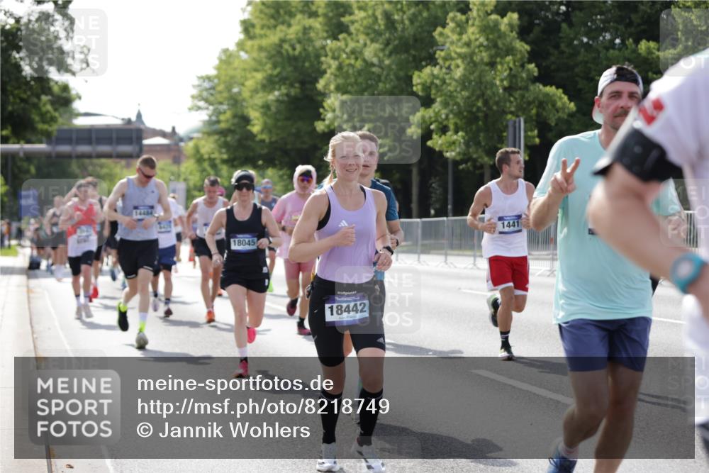 29.06.2025 - hella hamburg halbmarathon Jannik Wohlers http://msf.ph/oto/8218749 29.06.2025 09:50:28 Lombardsbrücke 1441, 1677, 2546, 3056, 3626, 3947, 4893, 5026, 5087, 5506, 5752, 5916, 6080, 6429, 6639, 6686, 6687, 7110, 7635, 8091, 8574, 9380, 10064, 10783, 11284, 11305, 11731, 13446, 13876, 13897, 14272, 14274, 14484, 14555, 14924, 15297, 15372, 15421, 15556, 15623, 15866, 15873, 15888, 15921, 16249, 16301, 16599, 16689, 17245, 17623, 17726, 18045, 18055, 18192, 18442, 18559, 18803 meine-sportfotos.de